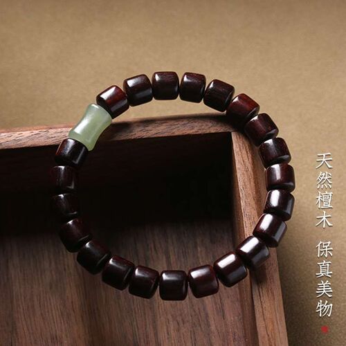Natural lobular red sandalwood brlets are rising for boys an