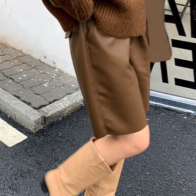 Korean Black Leather Knee-length Shorts for Women with Pocke