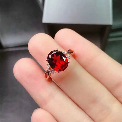 Retro Fashion Garnet Rings Inlaid With Female Red Gem Ring B