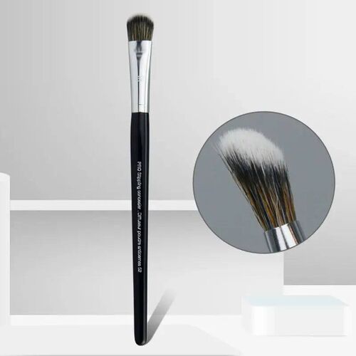 1Pcs 52# Foundation Concealer Brush Face Shadow Broom Big Ey