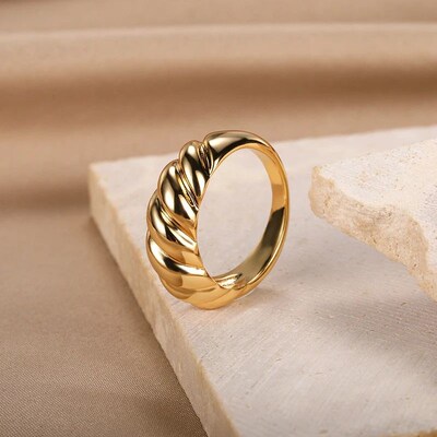 Sample Horn Ring Tarnish Free Croissant Chunky Rings for Wom
