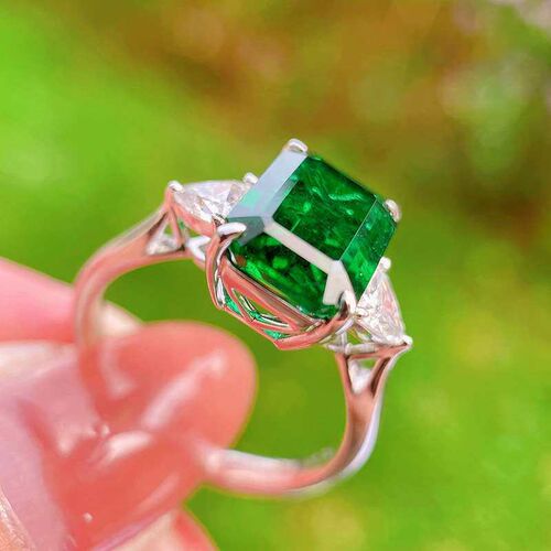 With cotton wool simulation emerald tourmaline simple prince