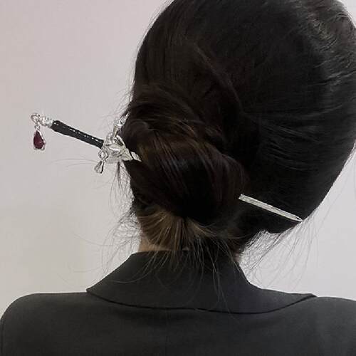2023 New Chinese Punk Ruby Pendant Sword Hairpin Fashion Sim