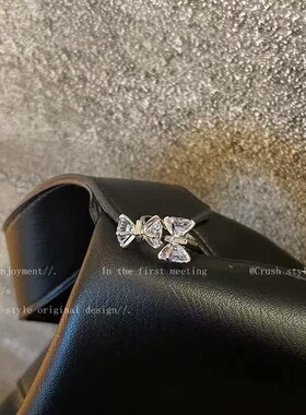 Three-dimensional butterfly zircon ring female simple cold w