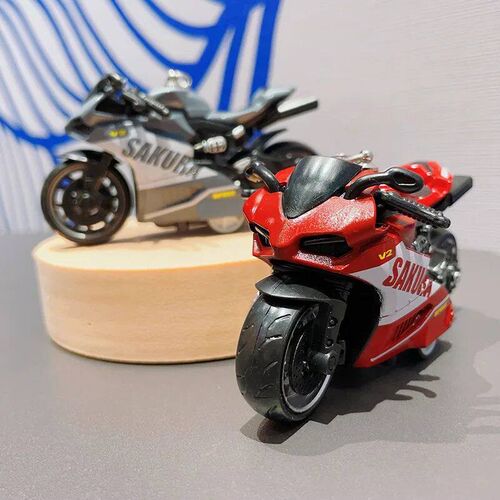 Mini Clockwork Motorcycle Keychain Exquisite Motorcycle Race