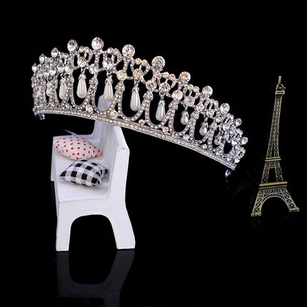 Vintage Silver Plated Queen Princess Diana Crown Crystal Pea