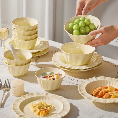 Underglaze color cream style ceramic rice bowl, fresh dish s