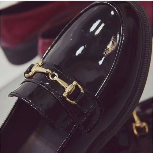 Withered British style retro fashion elegant buckle patent l