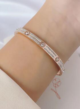 Temperament simple titanium steel brlet female zircon full d
