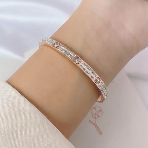 Temperament simple titanium steel brlet female zircon full d