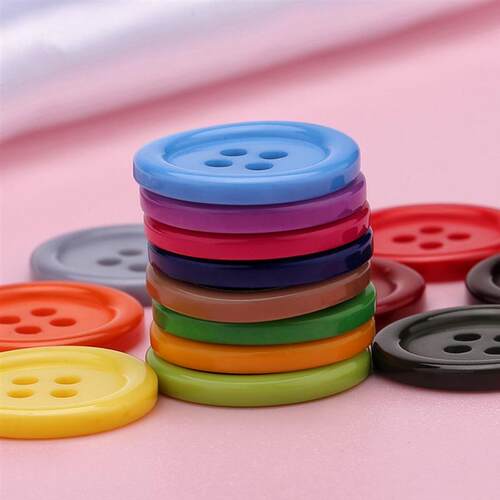 100Pcs 4Holes Mixed garment button Painted decorative arts