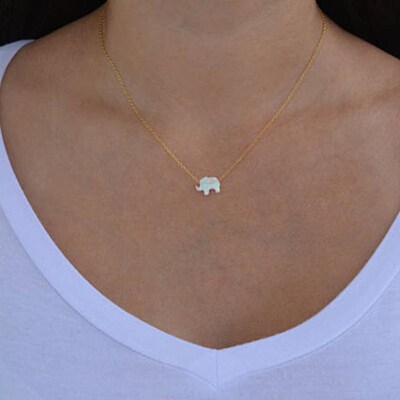 Sweet and cute resin elephant pendant collarbone neckl fashi