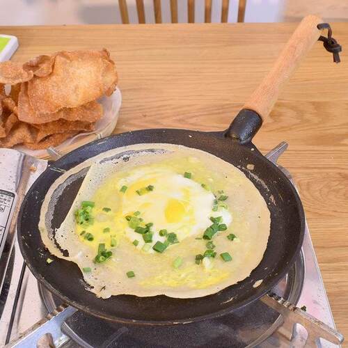 small cast iron frying pan griddle pan pancake fruit pan