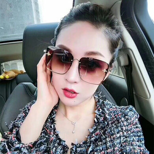 Luxury Sunglasses for Women Men Retro Metal Grandient Shades