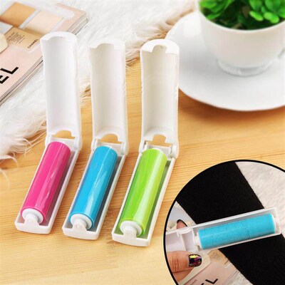 Carry a portable lint roller, small-sized roller brush, hand