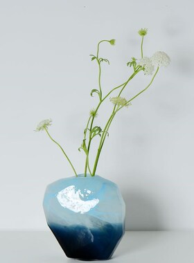 如蓝色宝石 玻璃花瓶 多面体瓶璃岛21L01手工器皿人工吹制出口