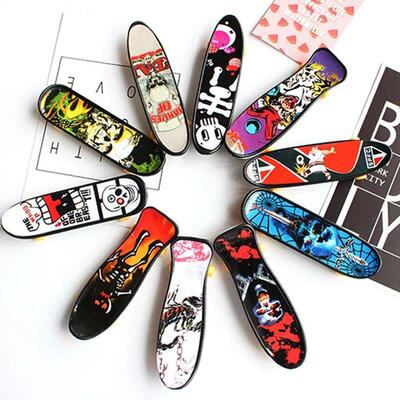 12 Pcs Mini Skateboard Toys Plastic Creative Fingertip Skate