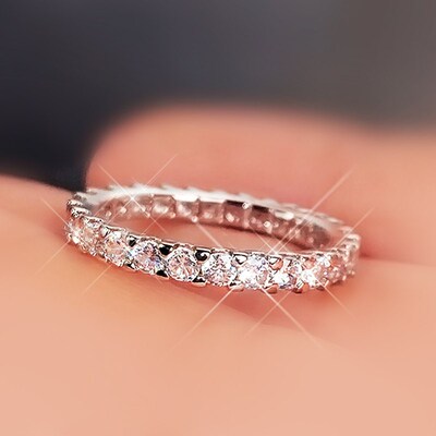 Huitan Fashion Contracted Womens Ring Thin Full Paved Round