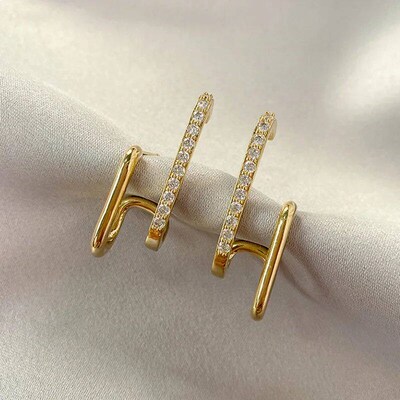2023 New Bright Crystal Luxury Korean Unusual Claw Stud Earr