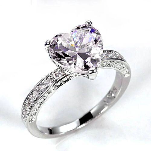 Huitan Luxury Solitaire Women Heart Engagement Rings AAA Pin