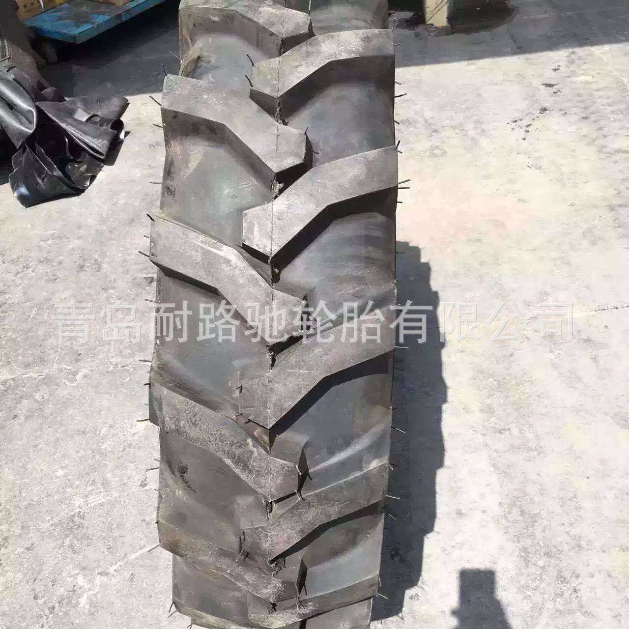 13.6-28 R-1人字花纹 铁牛拖拉机轮胎水田高花