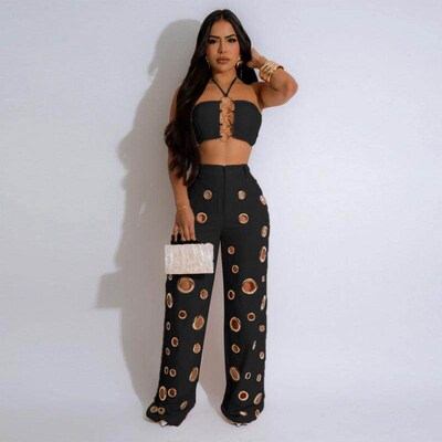 Strapless top, ripped pants, two 抹胸上衣破洞裤两