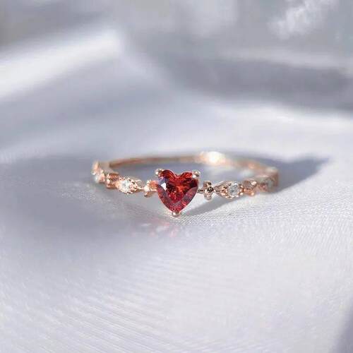 Fashion Charm Love Ruby Rings for Women Heart Crystal Zircon