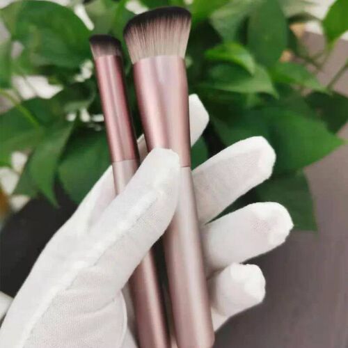 1Pcs Professional Makeup Brushes High-End Foundation Conceal