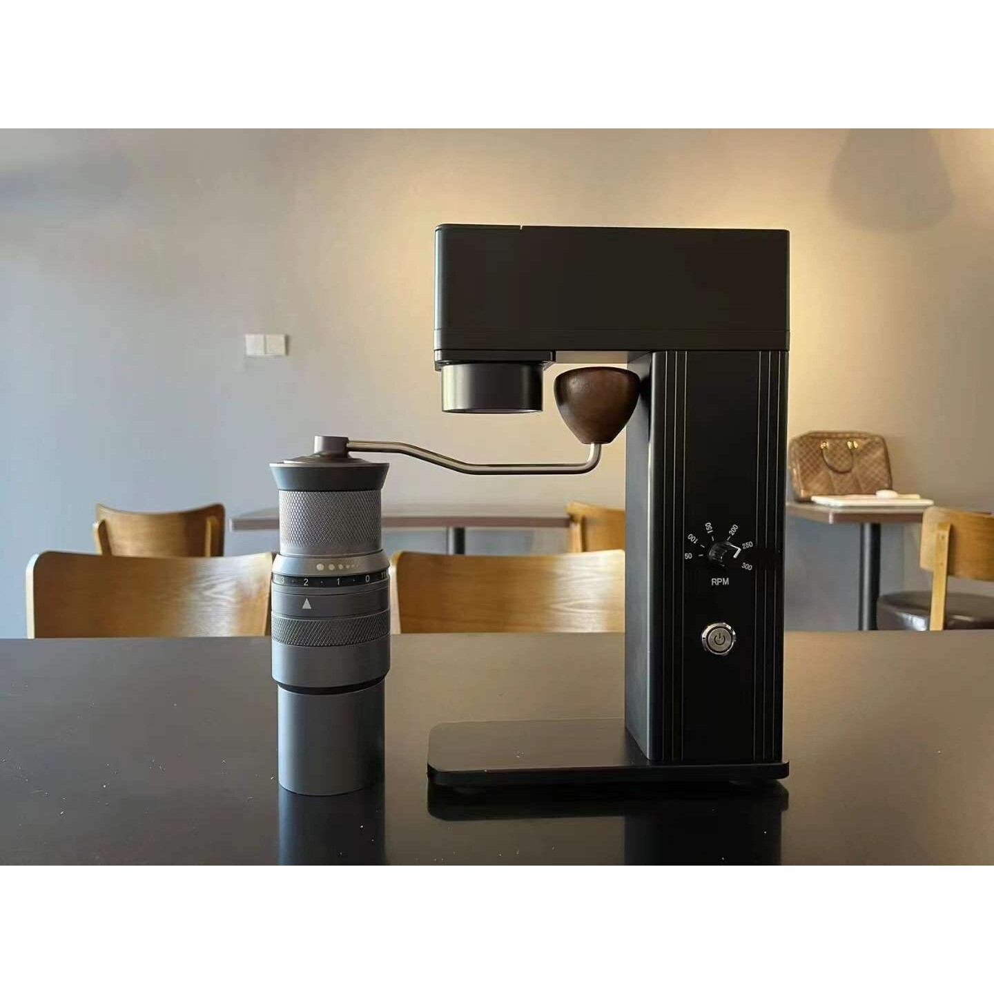 鬼齿外调手摇磨豆机意式咖啡豆研磨机电动手动一体充电手冲专用