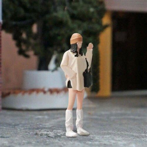 1/64 Girl Figure Sand Table Layout Decoration Train Railway