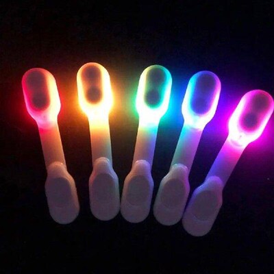 2 Pcs LED Hands-free Flashlight Nursing Clip Glow Nurse