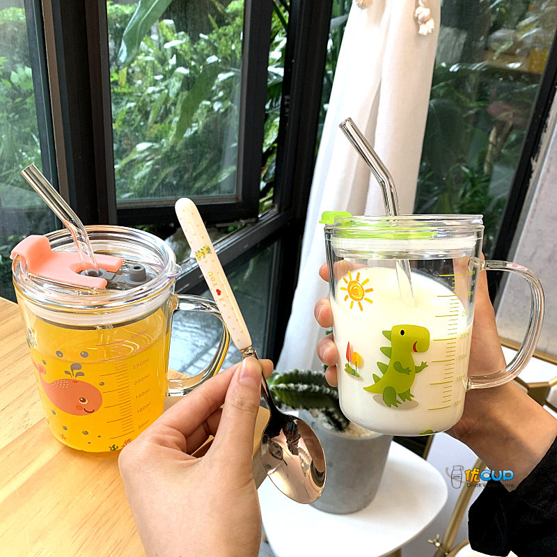 儿童牛奶杯带盖带刻度带吸管早餐杯可微波加热家用早餐果汁玻璃杯