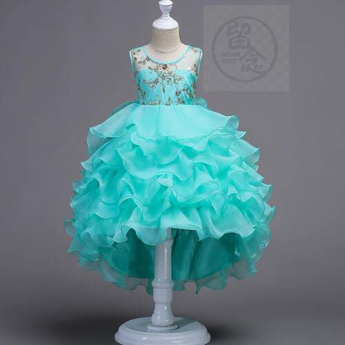 。Girls gilded sleeveless Princess fluffy skirt childrens