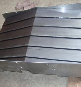 晁群VMC8/100/70加工中心YX轴伸缩钢板防护罩机床防护板拉板