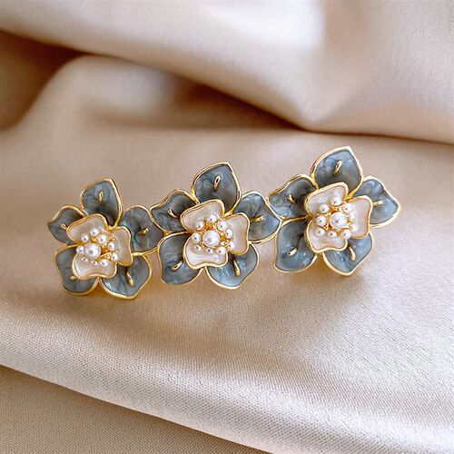 New Korean version of pearl camellia spring hair clip retro