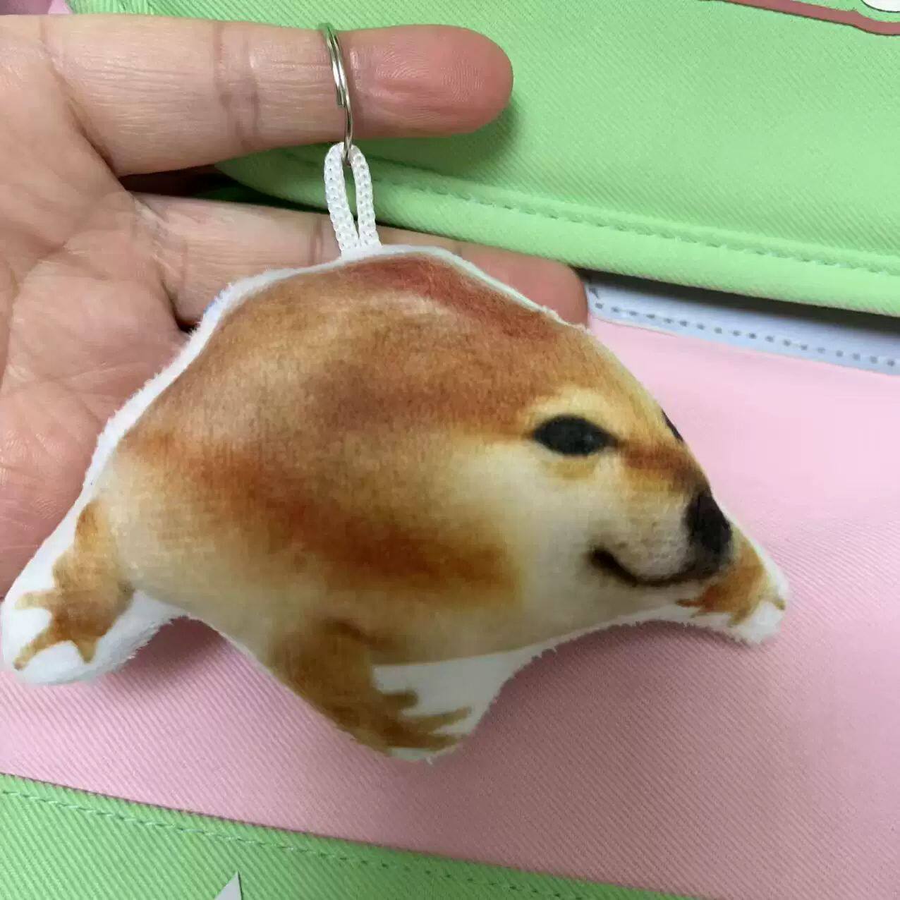 热梗我的刀盾语音挂件毛绒发声玩偶创意钥匙扣书包挂饰趣味小玩具