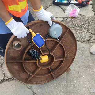 井盖报警器智能井盖监控器传感器移位异动报警城市井盖气体监测