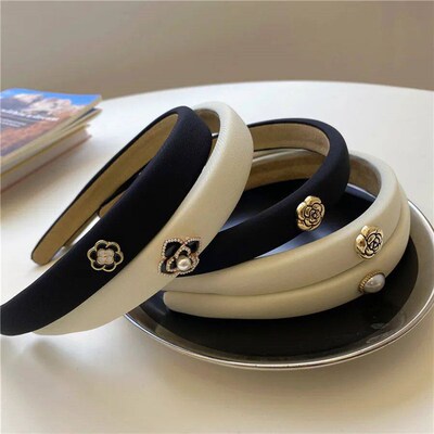2022 Elegant Simple Black White Headbands Women Daily Romant