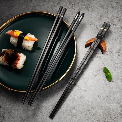 5 Pairs Japanese Chinese chopsticks Sushi Sticks Reusable Me