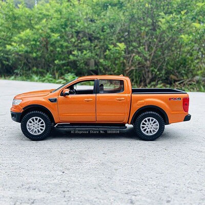 Maisto 1:27 2024 Ford Raptor Pickup Truck Die casting Simula