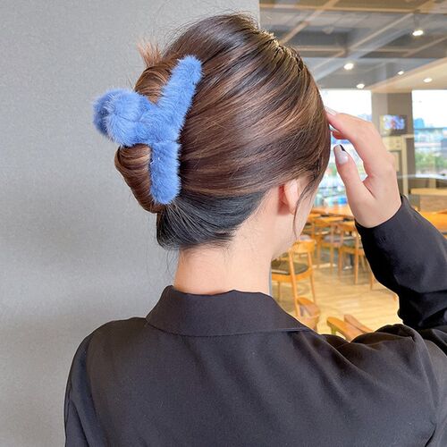 Korean  Women Plush Hair Claw Clips Furry Cross Hair Clip 11