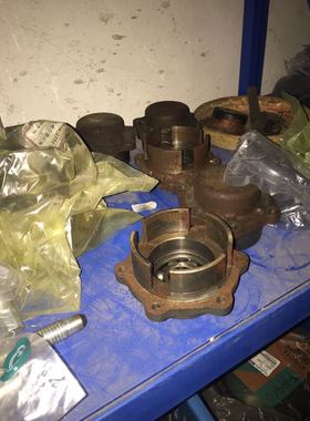 久保田收割机88588配件 老款刹车壳体公司拆车件欲购从速