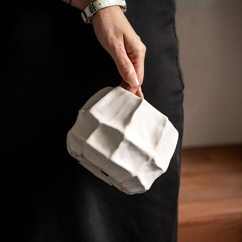 【艺术感浮雕】陶瓷花插家居装饰摆件花瓶桌面多肉花盆复古花器,家居饰品,花瓶,淘宝优惠券,粉丝福利购,淘宝优惠卷