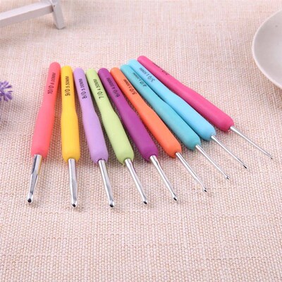 8/9PCS Silicone Grip Knitting Needles Colorful Crochet Hook