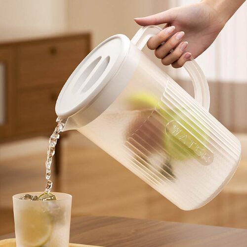 Large capacity refrigerator water pitcher, made of heat-resi