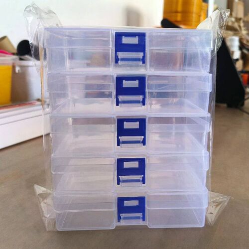 5 transparent plastic storage boxes can accommodate small it