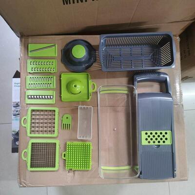 22pcs Vegetable Cutter Food Salad Fruit Peeler Cutter Slicer