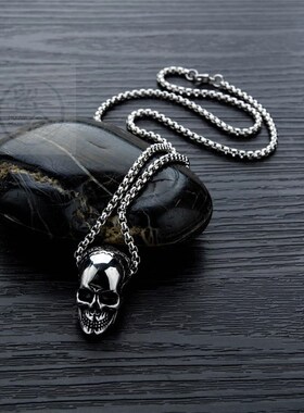 。Stainless steel punk pendant personalized titanium steel s