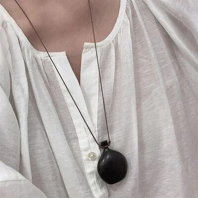 Minar Cute Lovely Brown Black Color Wood Flagon Long Pendant