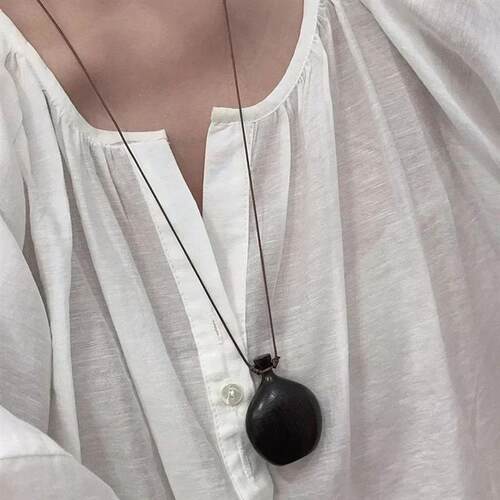 Minar Cute Lovely Brown Black Color Wood Flagon Long Pendant